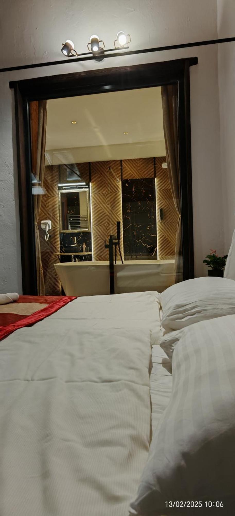 Hotel Plzensky Dvur Frýdek-Místek Екстериор снимка