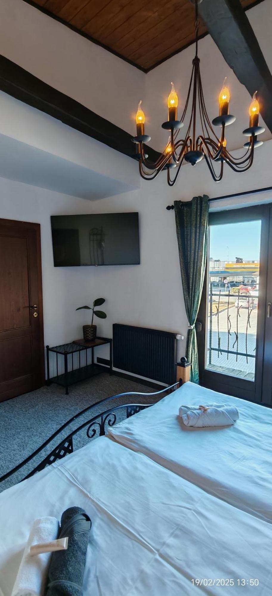 Hotel Plzensky Dvur Frýdek-Místek Екстериор снимка